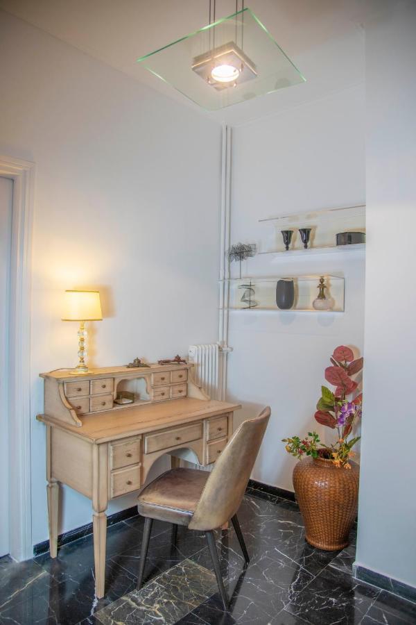 Konstantinos Stylish Brand New Apt In The Heart Of Афіни Екстер'єр фото
