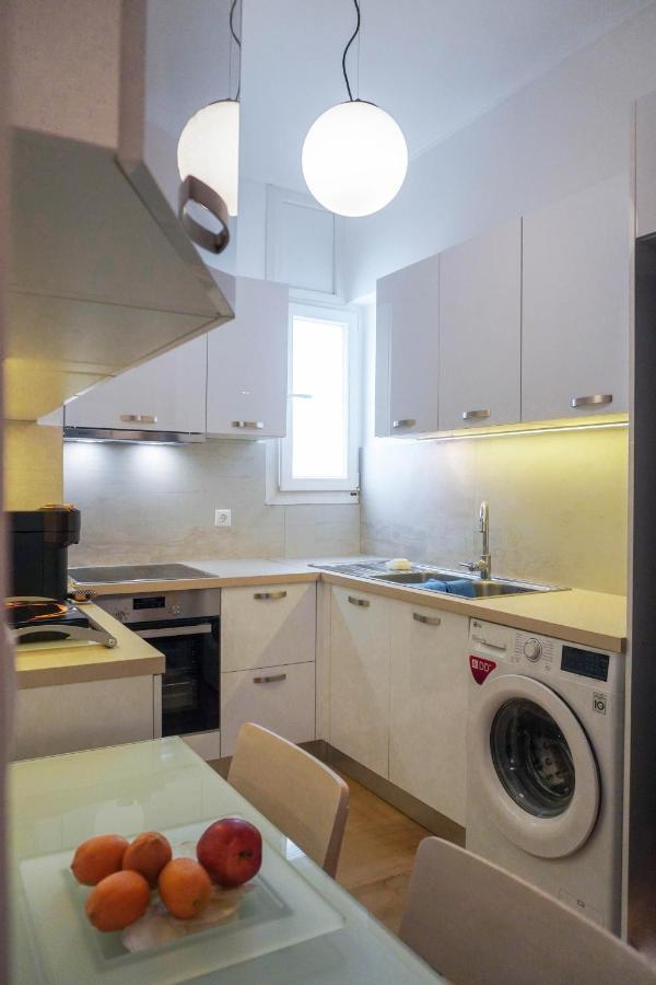 Konstantinos Stylish Brand New Apt In The Heart Of Афіни Екстер'єр фото